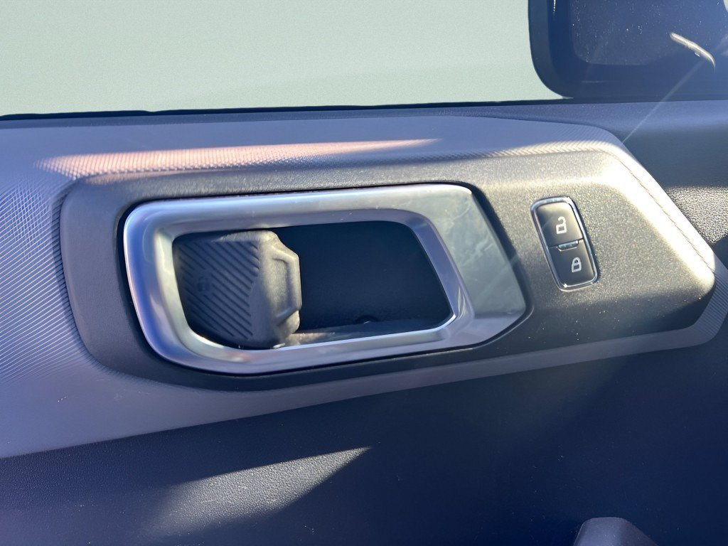 Used 2023 Cactus Gray Ford Everglades image 24
