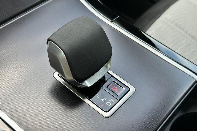 New 2026 Tribeca Blue Land Rover Hoxton Edition image 20