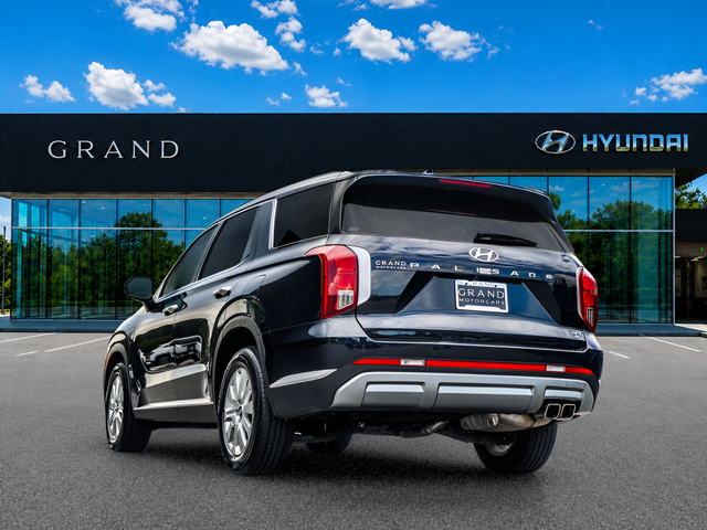 Certified Used 2025 White Hyundai SEL image 4