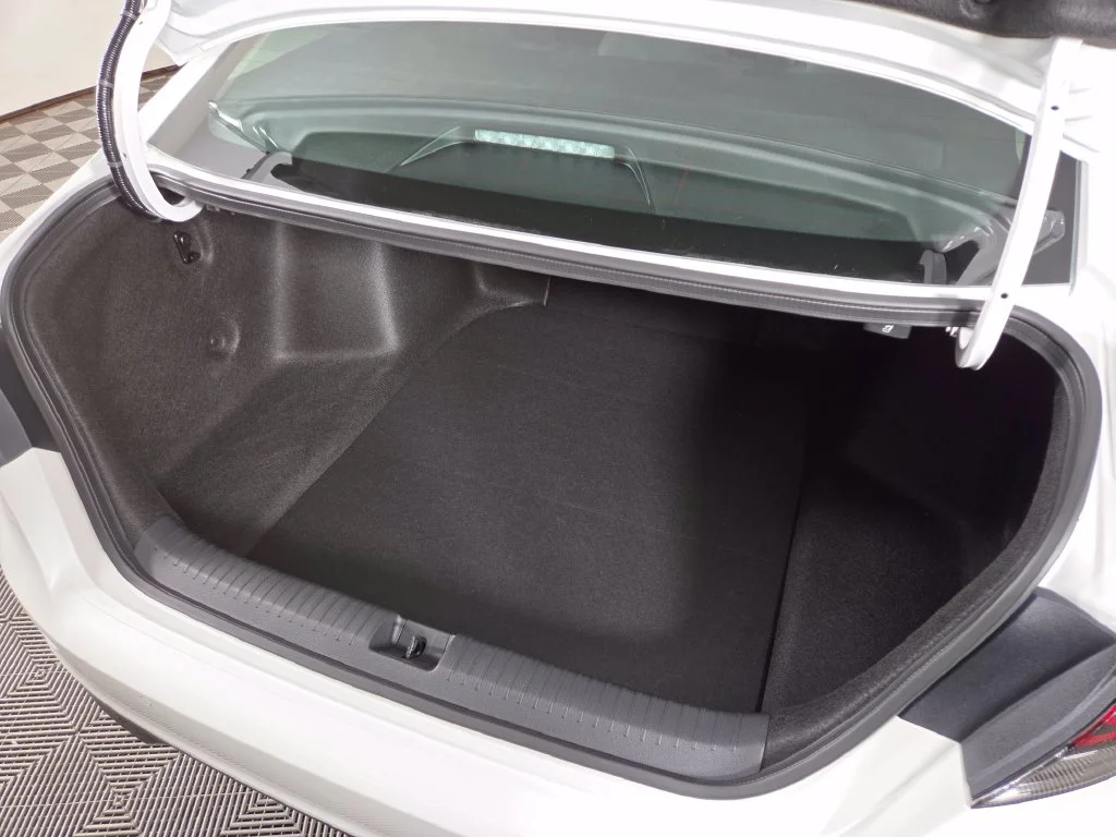 New 2026 Platinum White Pearl Honda Touring image 14