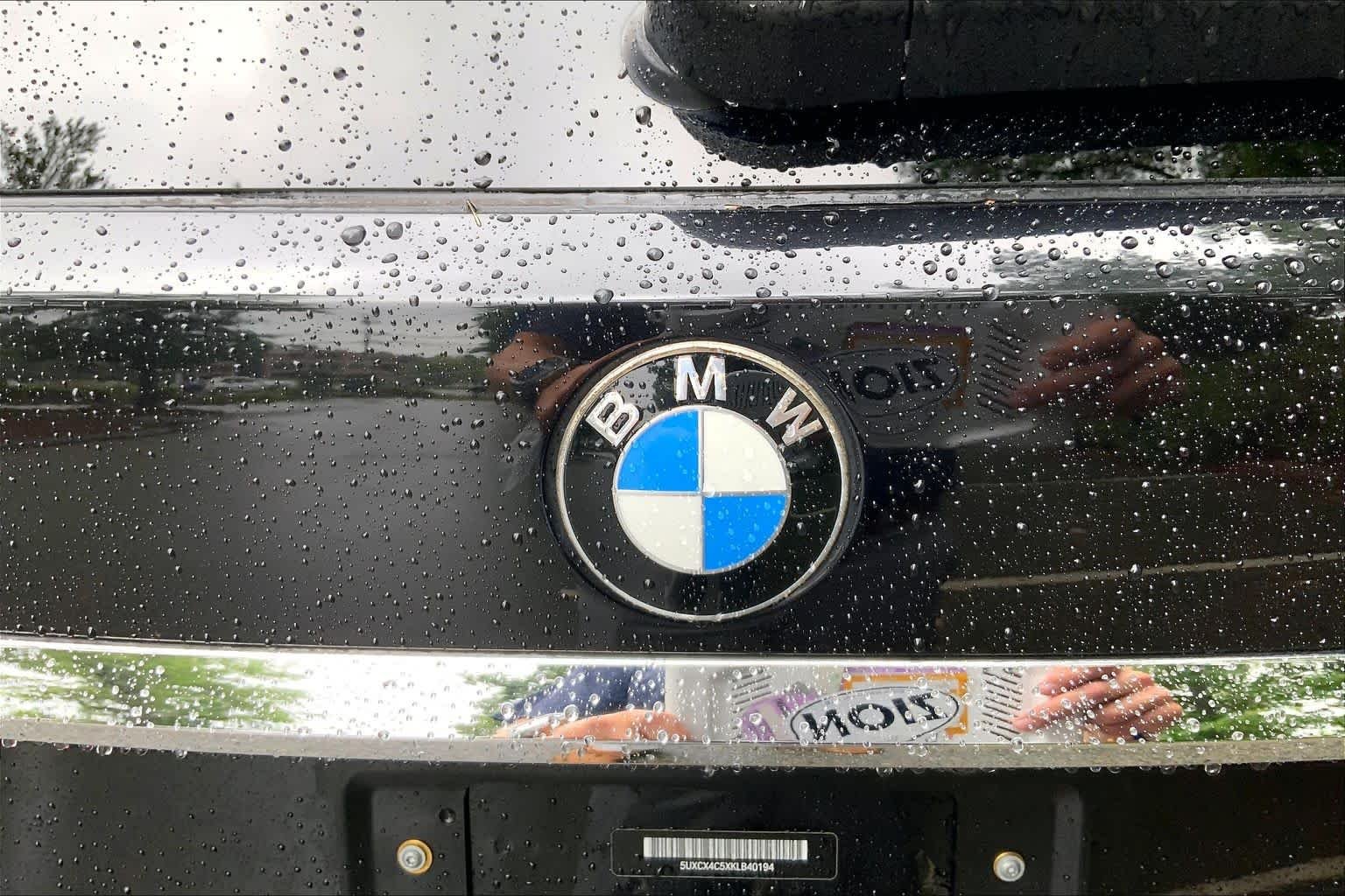 Used 2019 Black Sapphire Metallic BMW xDrive50i image 30