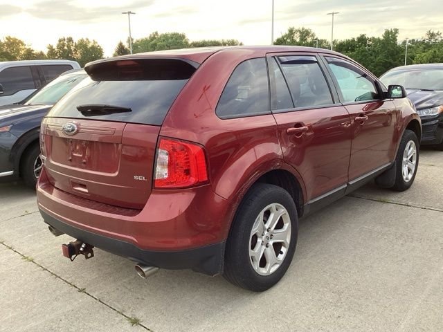 Used 2014  Ford SEL image 9