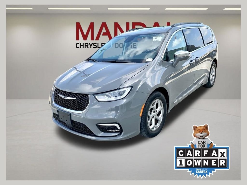2022 Chrysler Pacifica Limited's photo