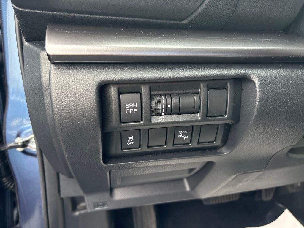 Used 2018 Blue Subaru 2.0i Limited image 19