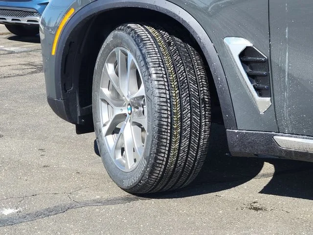 New 2026 Gray BMW xDrive40i image 29