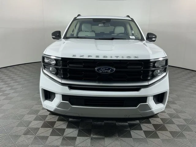 Used 2025 White Ford Platinum image 2