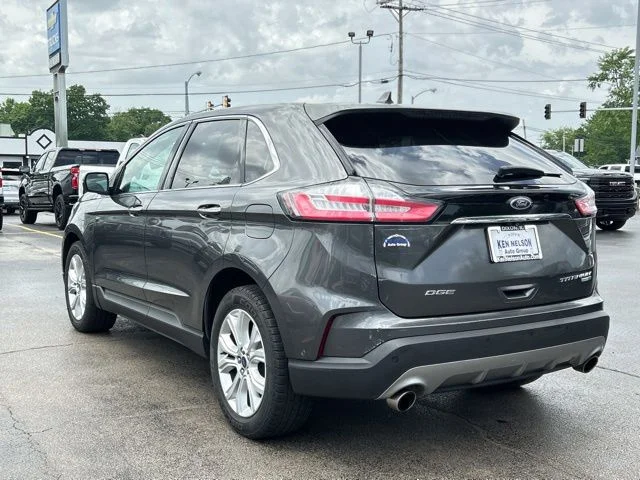 Used 2020  Ford Titanium image 7