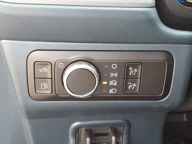 New 2026 Oxford White Ford XLT image 37