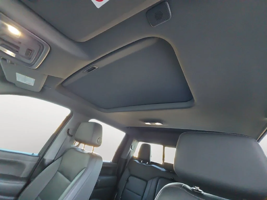 Used 2022 SILVER ICE METALLIC Chevrolet LTZ image 17