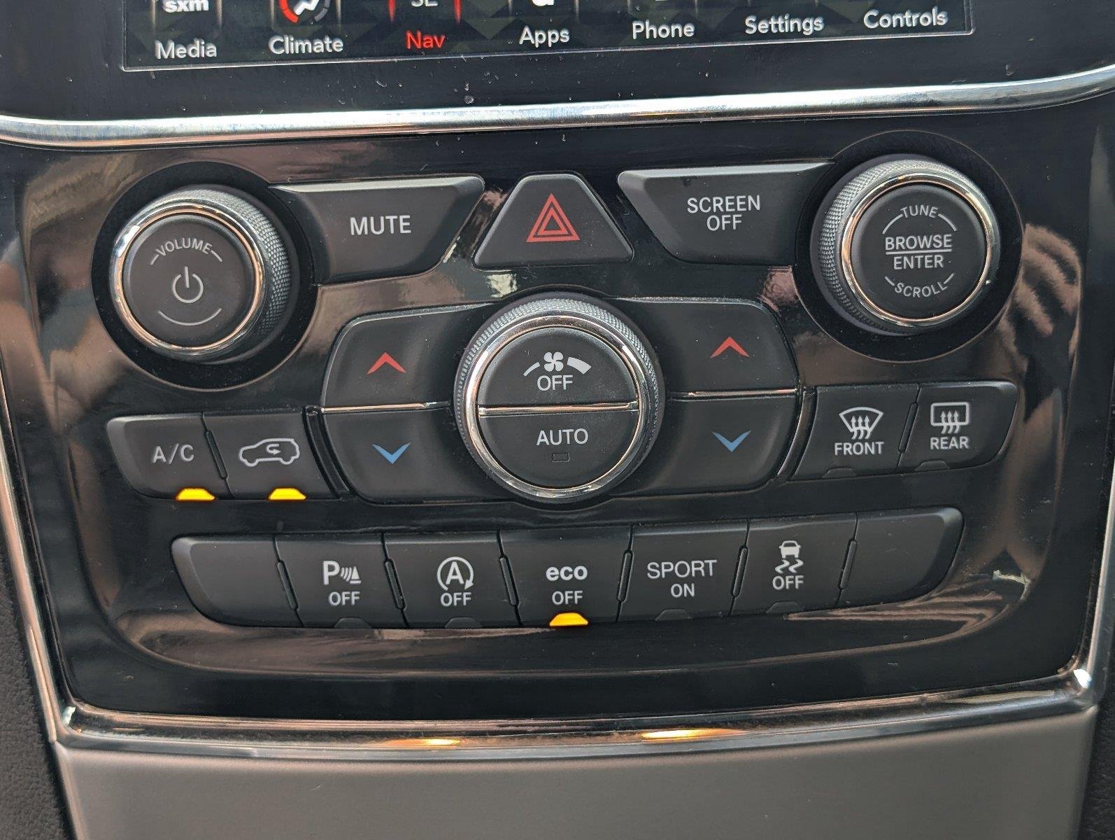 Used 2021 Velvet Red Pearlcoat Jeep Limited image 23