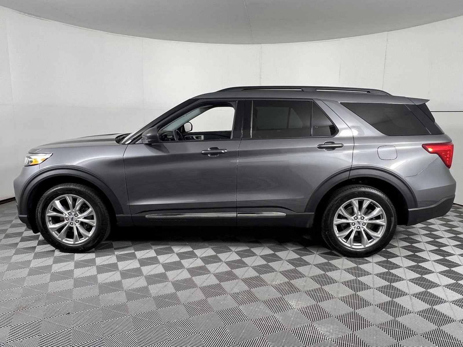 Used 2023 Carbonized Gray Ford XLT image 8