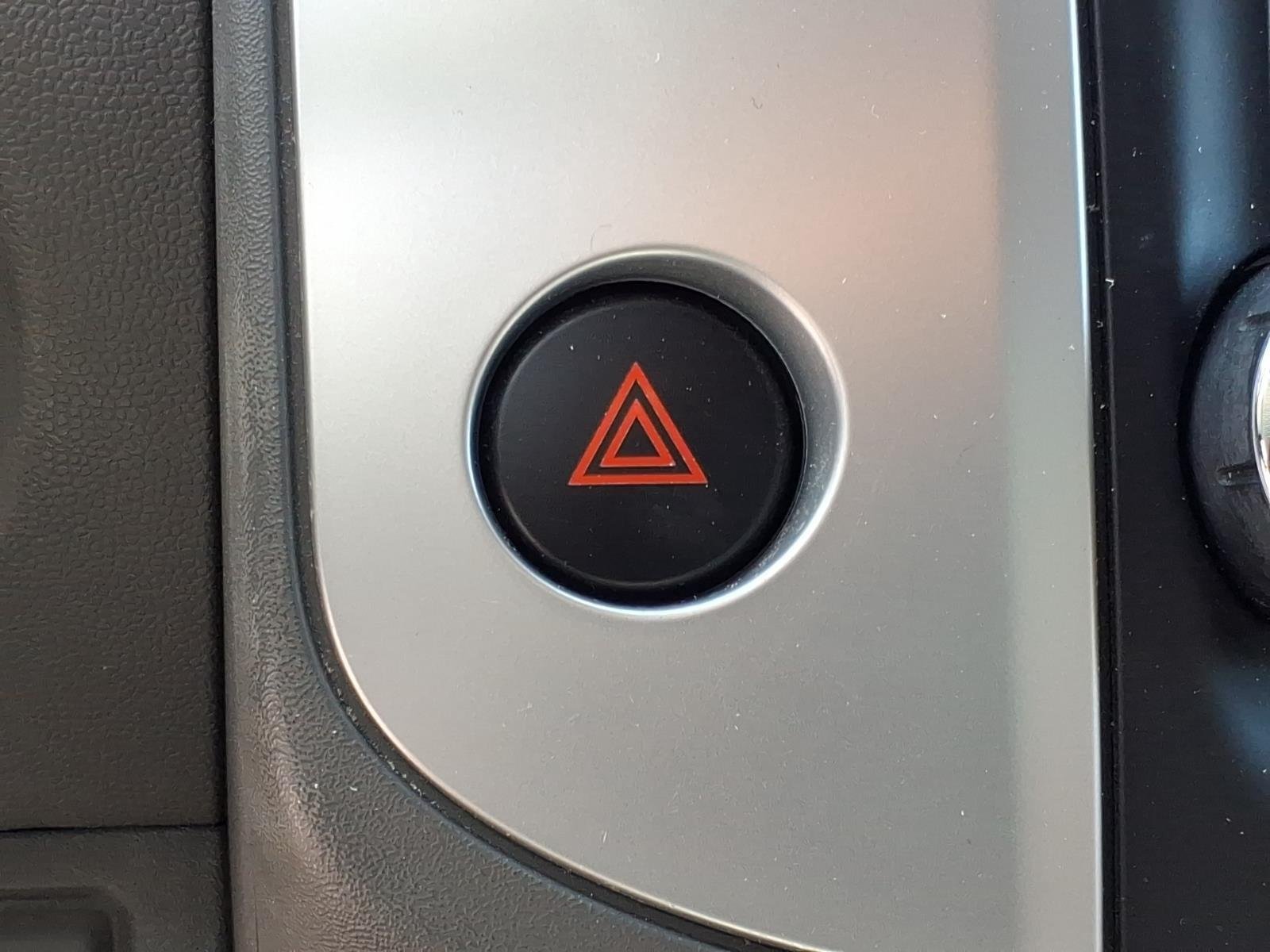 Used 2015 Brilliant Silver Nissan SV image 8