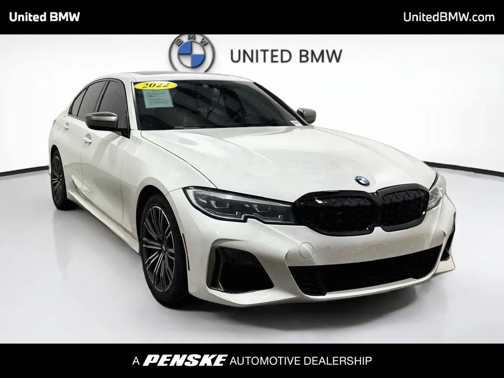 Used 2022 Alpine White BMW M340i xDrive image 3