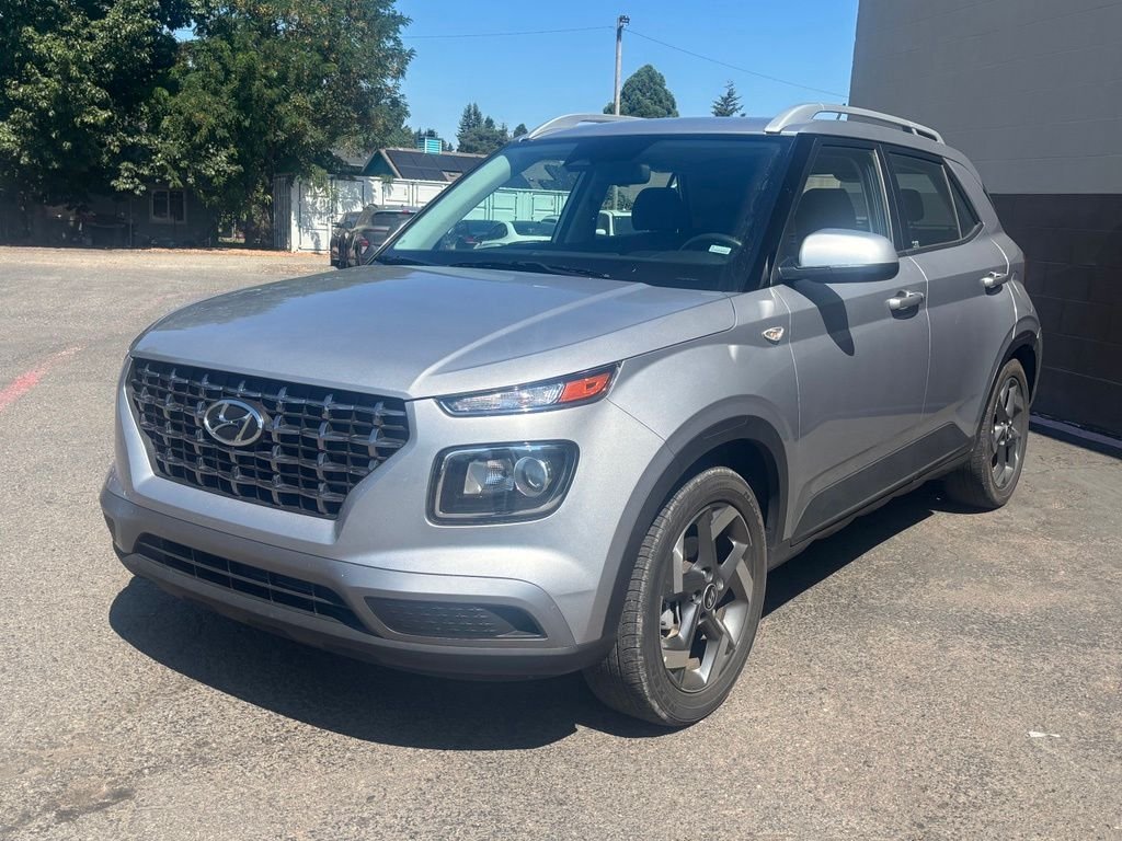 Used 2025 Shimmering Silver Hyundai SEL image 12