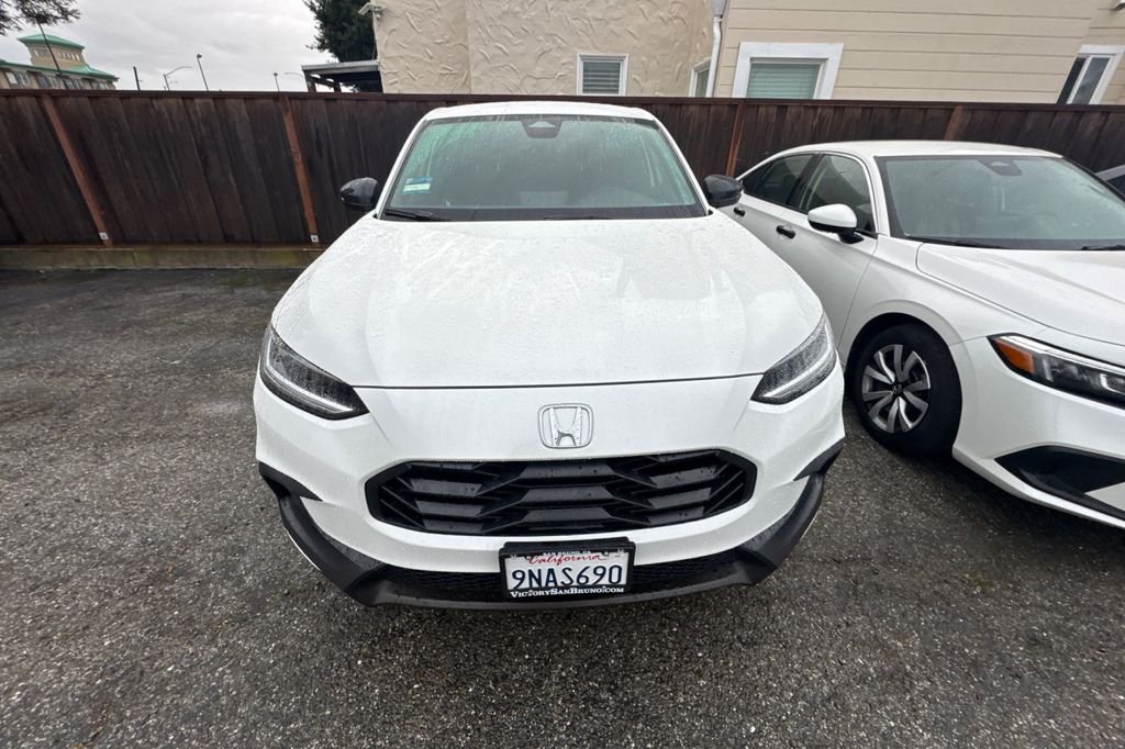 2025 Honda HR-V Sport photo 4