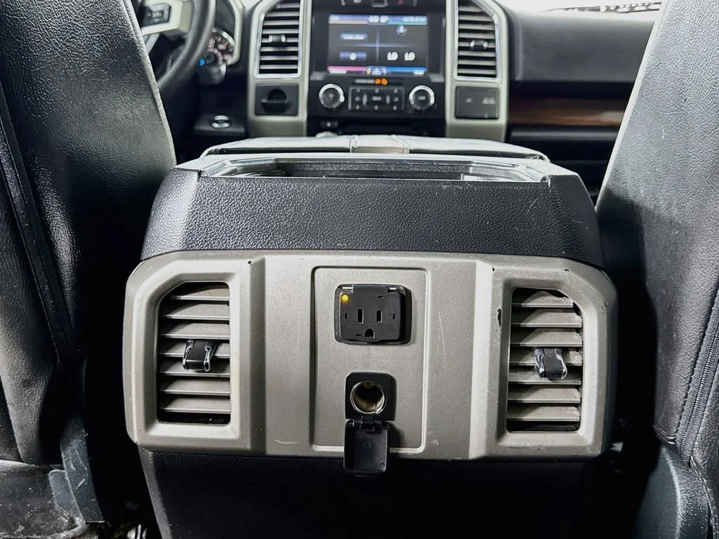 Used 2015 White Platinum Clearcoat Metallic Ford Lariat image 31