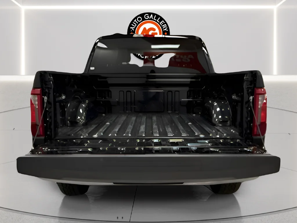 Used 2025 Black Ford XLT image 9