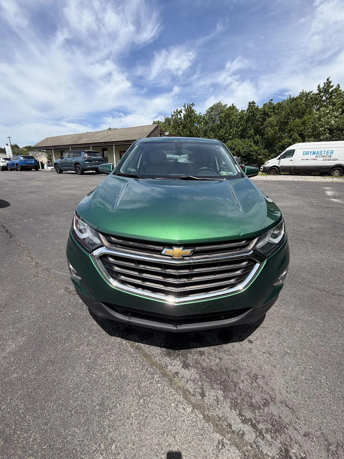 Used 2018 IVY METALLIC CHEVROLET TRUCK LT image 2