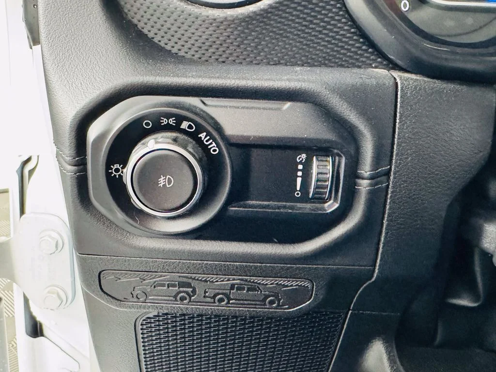Used 2025 White Jeep Rubicon image 9