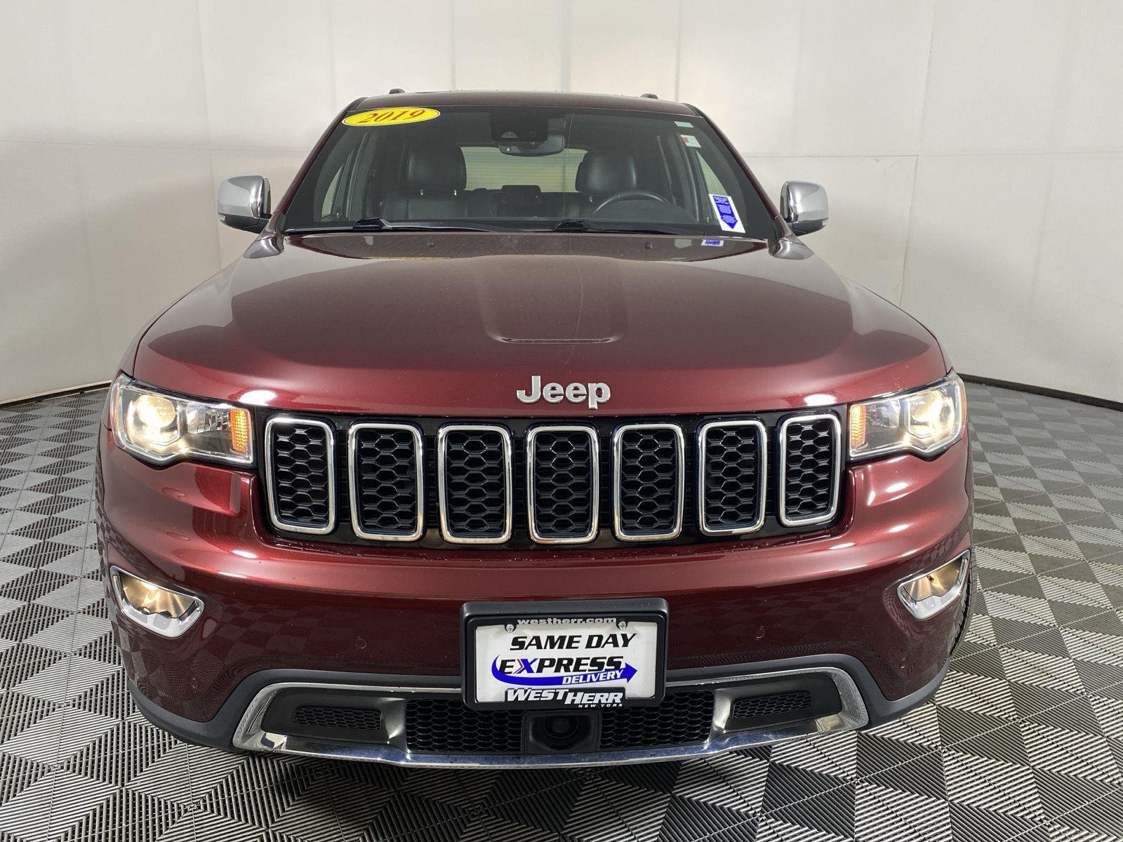 Used 2019 Velvet Red Pearlcoat Jeep Limited image 2