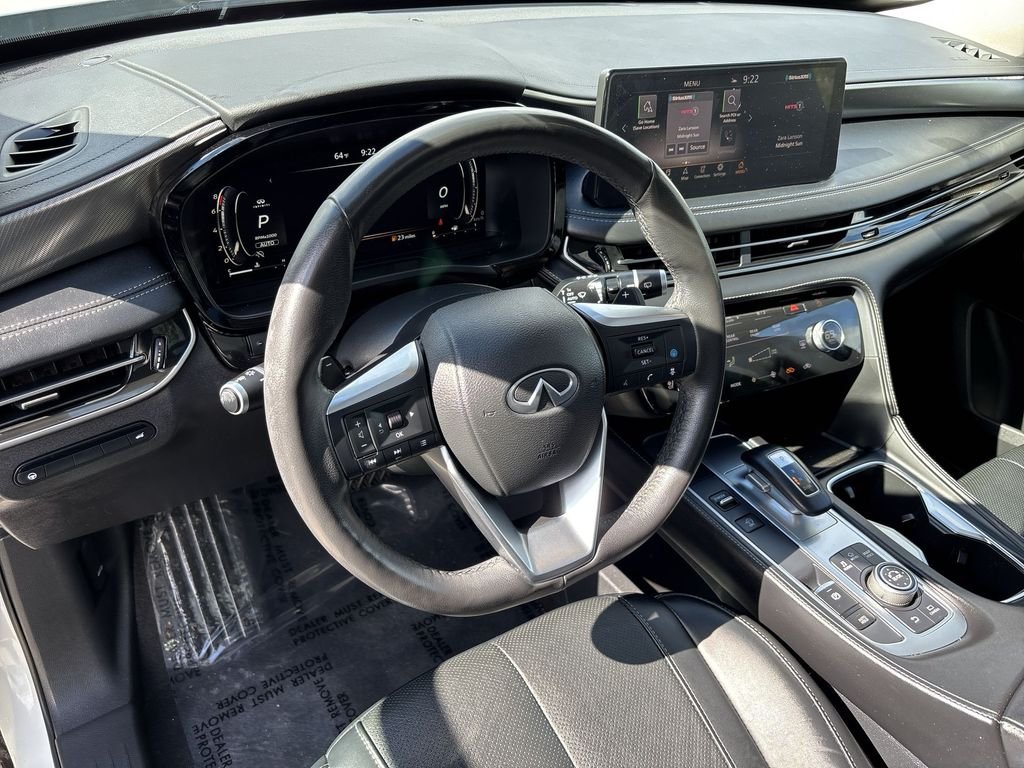 Certified Used 2023 Majestic White INFINITI LUXE image 11
