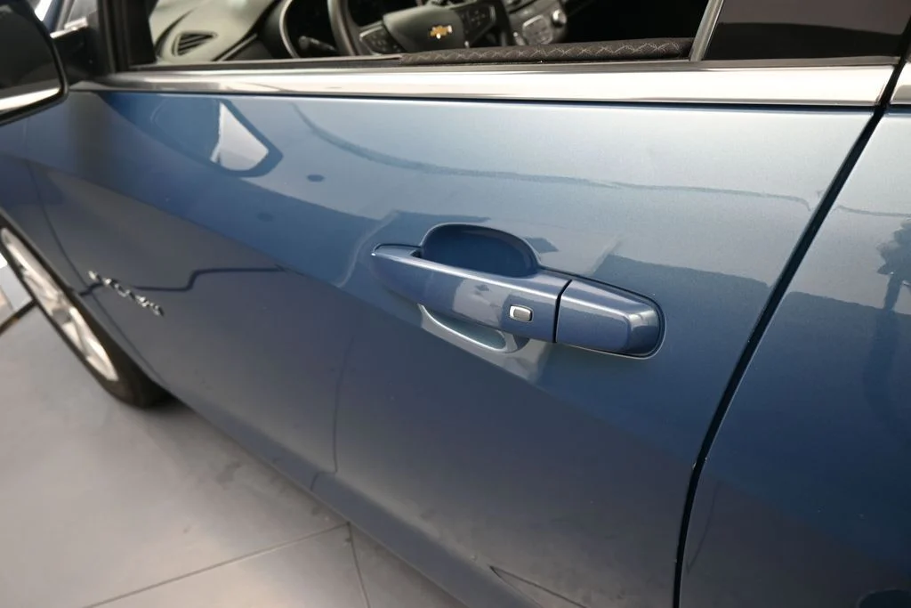 Used 2025 Lakeshore Blue Metallic Chevrolet LT image 31