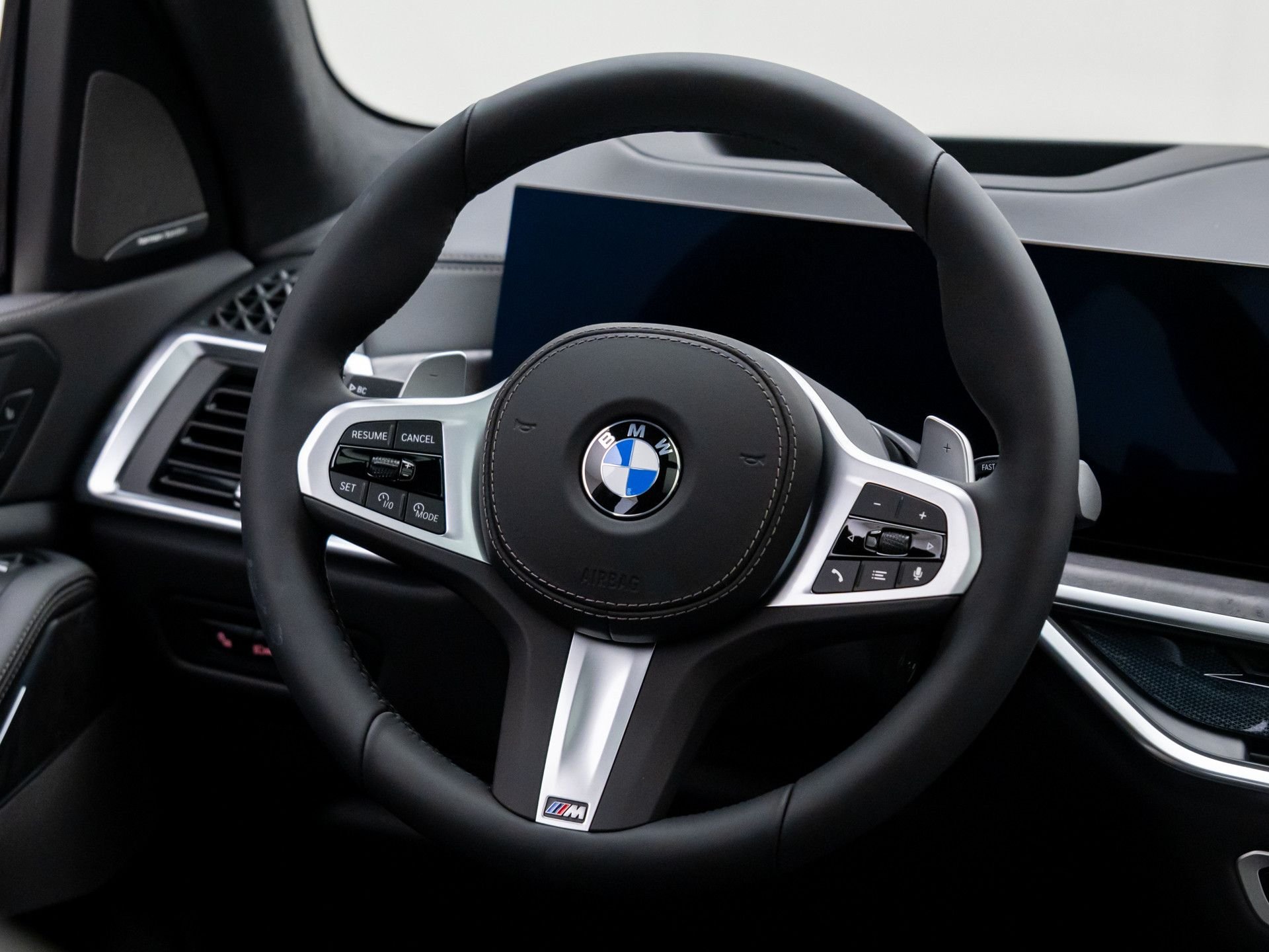 New 2026 Carbon Black Metallic BMW xDrive40i image 10
