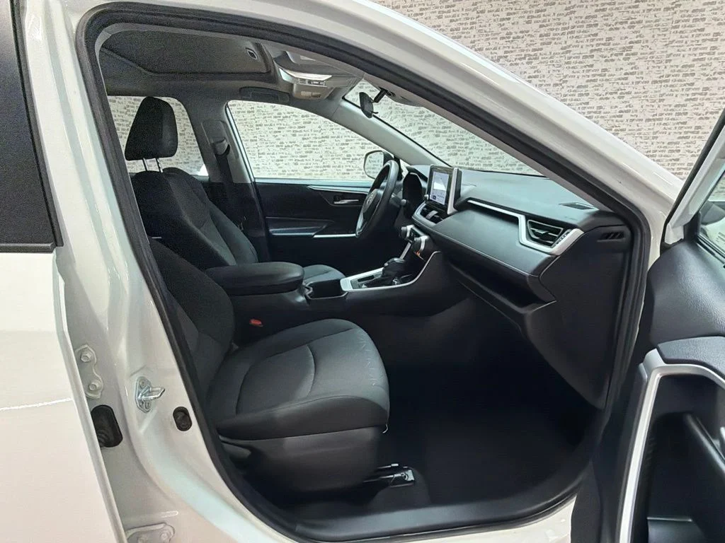Used 2023 White Toyota XLE image 9