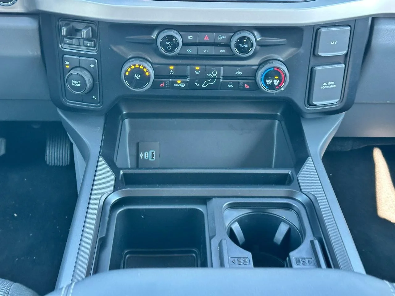 New 2026 Carbonized Gray Metallic Ford F-250® XLT image 8