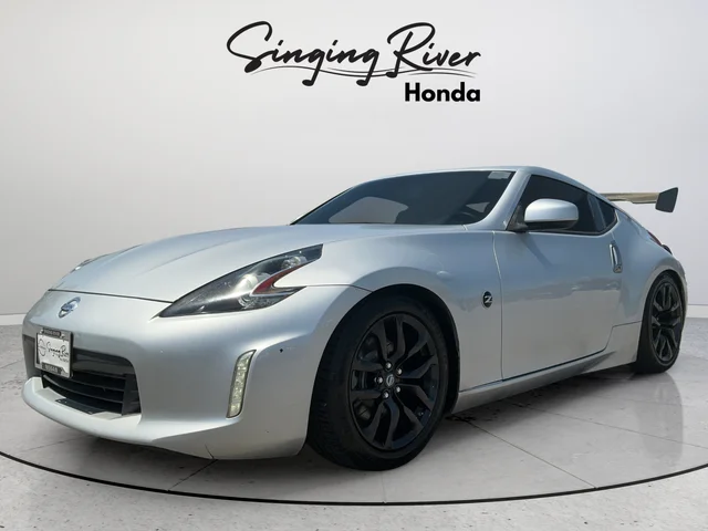 Used 2020 Brilliant Silver Metallic Nissan Base image 3
