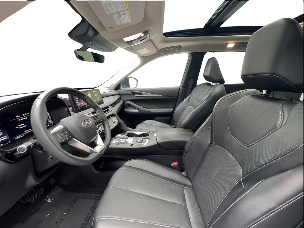 Used 2025 Gray INFINITI LUXE image 21