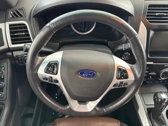 Used 2014 Black Ford Limited image 28