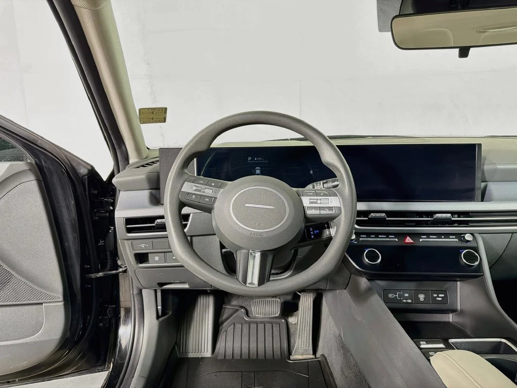 Used 2024 Black Hyundai SEL image 19