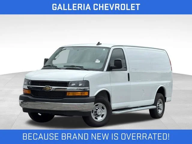 2024 Chevrolet Express 2500 Work Van HD's photo