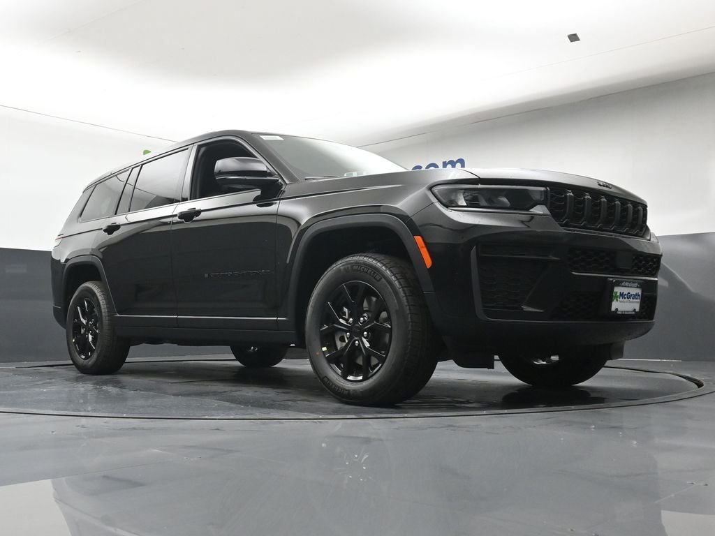 New 2026 Diamond Black Crystal Pearl-Coat Exterior Paint Jeep Altitude image 27