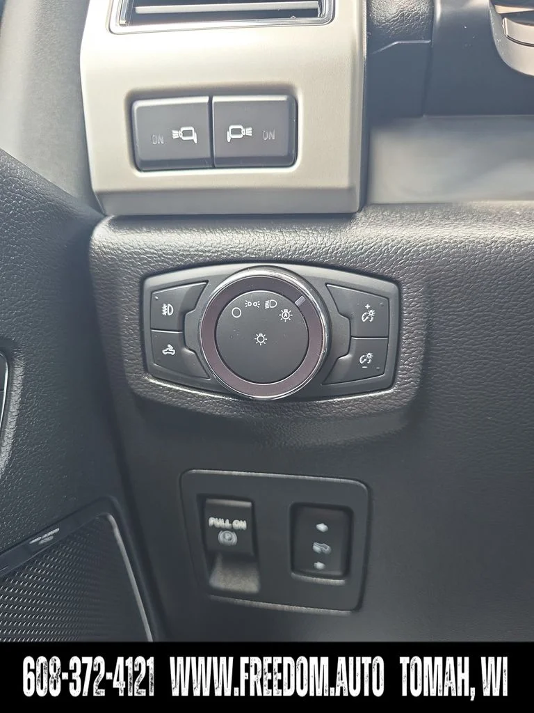 Used 2020 Silver Metallic Ford Lariat image 30