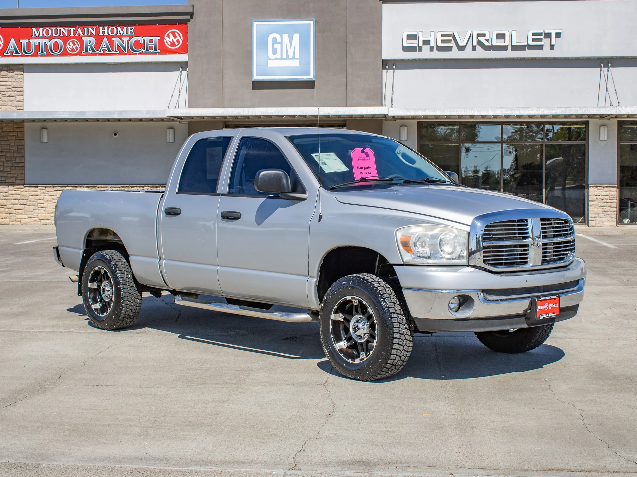 Used 2007  Dodge SLT image 2