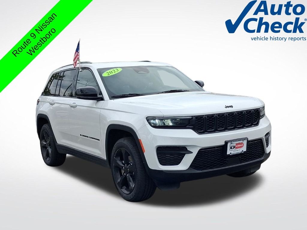 Used 2023 White Jeep Altitude X image 2