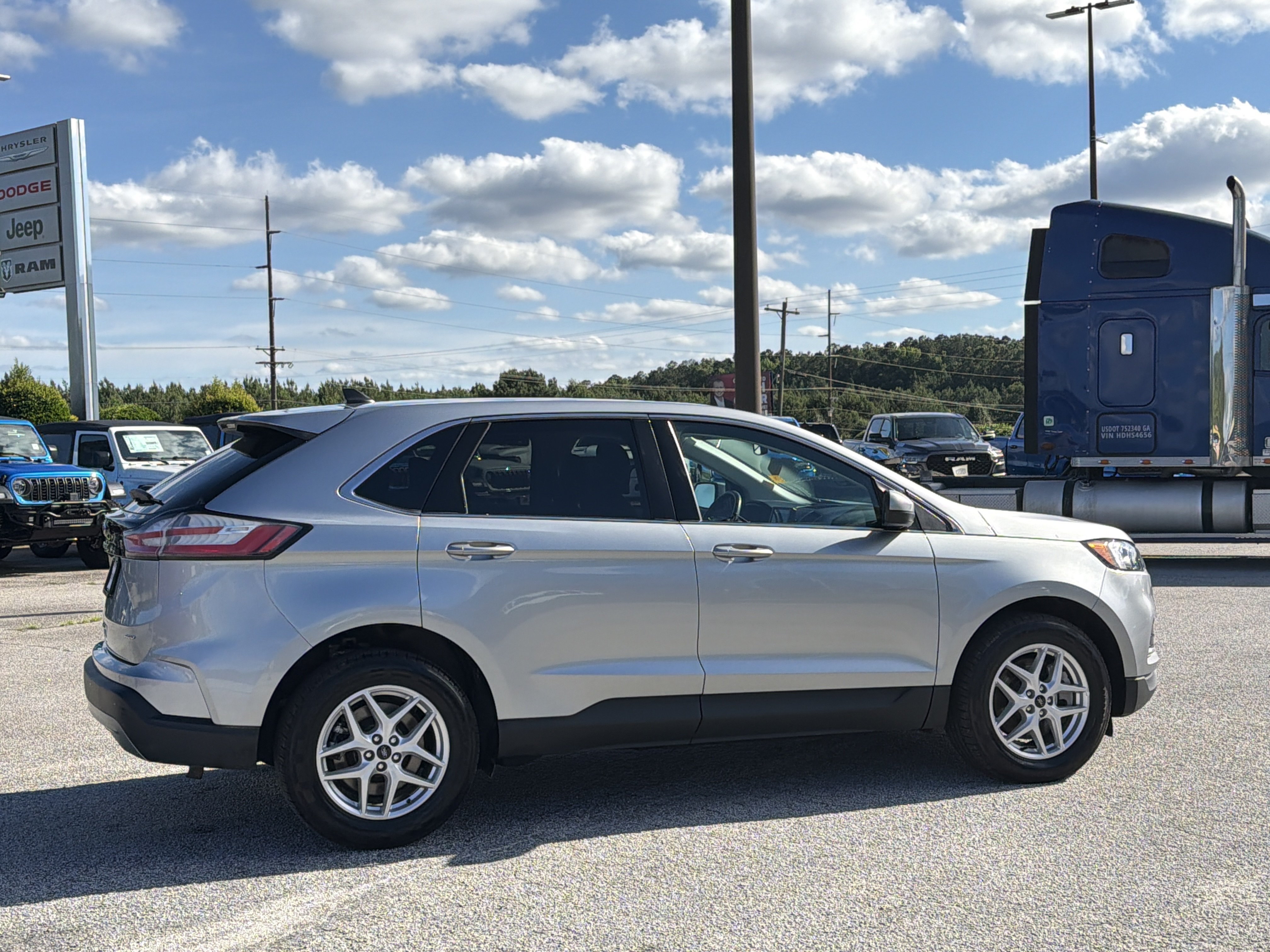 Used 2023 Silver Metallic Ford SEL image 9