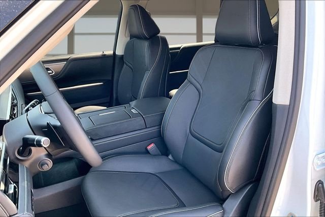 New 2027 RADIANT WHITE INFINITI LUXE image 23