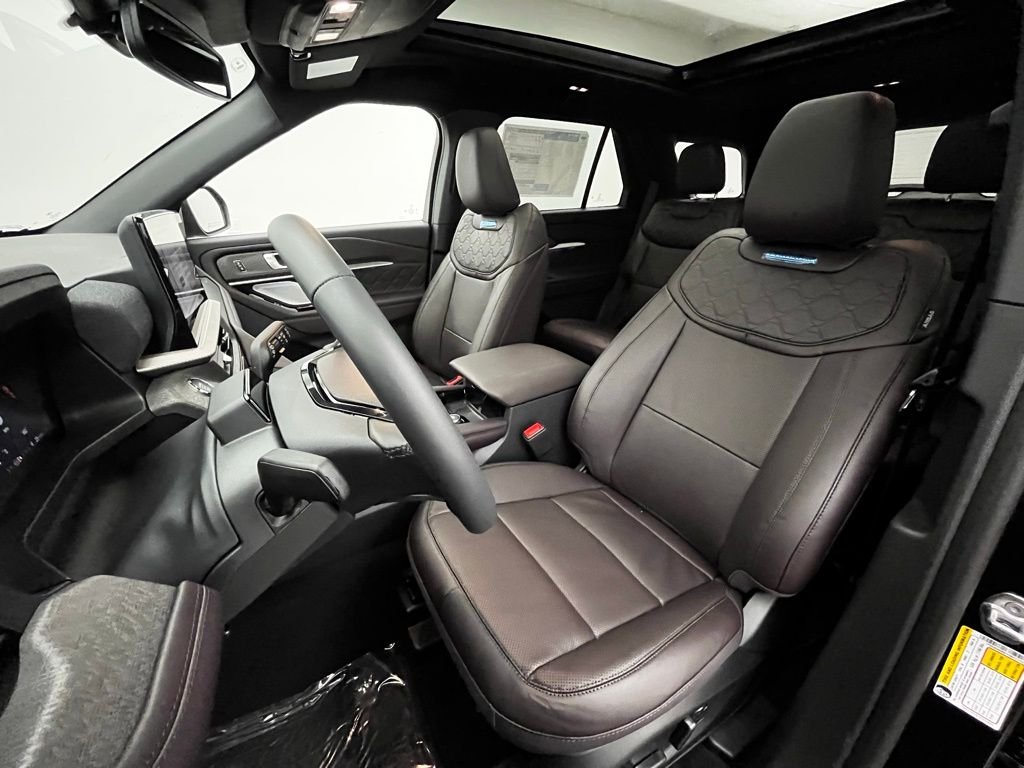 New 2026 Black Ford Platinum image 23