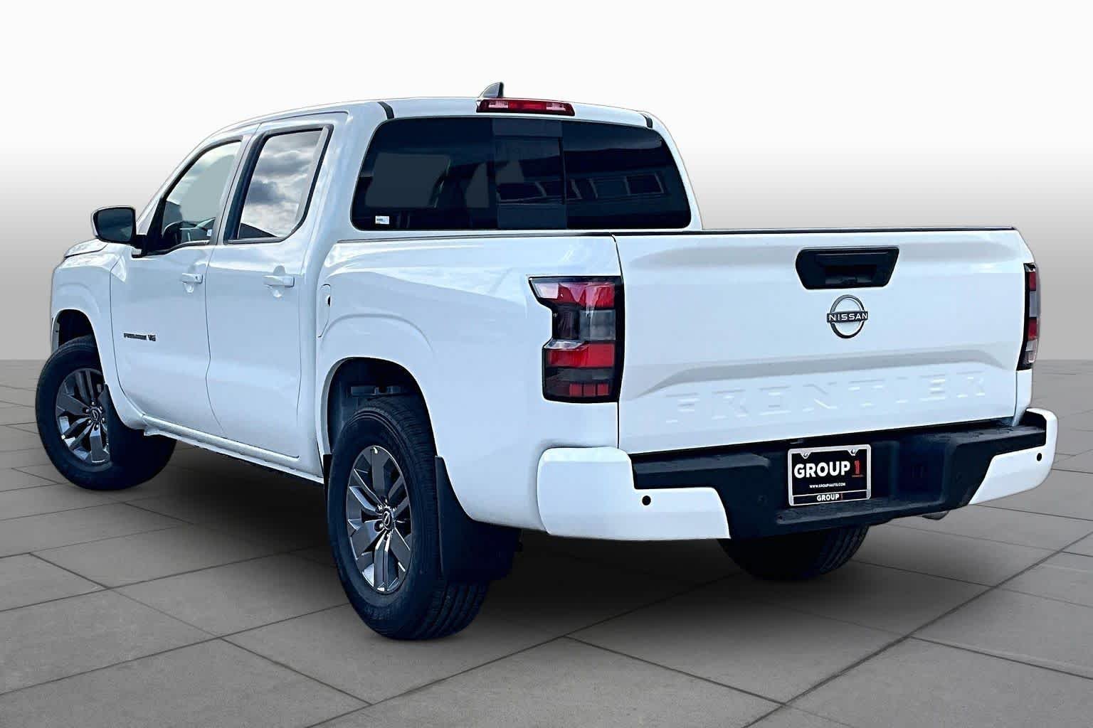 New 2027 Glacier White Nissan SV image 7