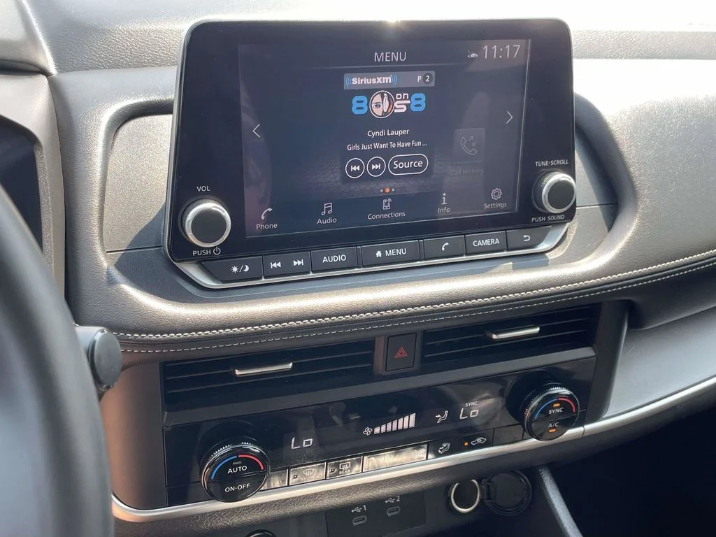 Used 2025 Gray Nissan SV image 17