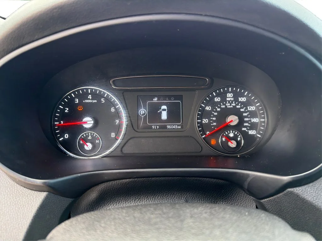 Used 2016 Snow White Pearl Kia LX image 16