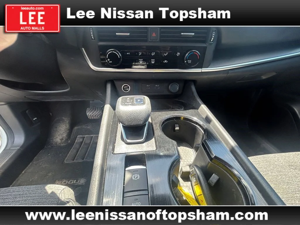 Used 2021 Glacier White Nissan S image 12