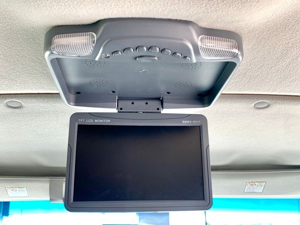 Used 2003 White Ford  image 31