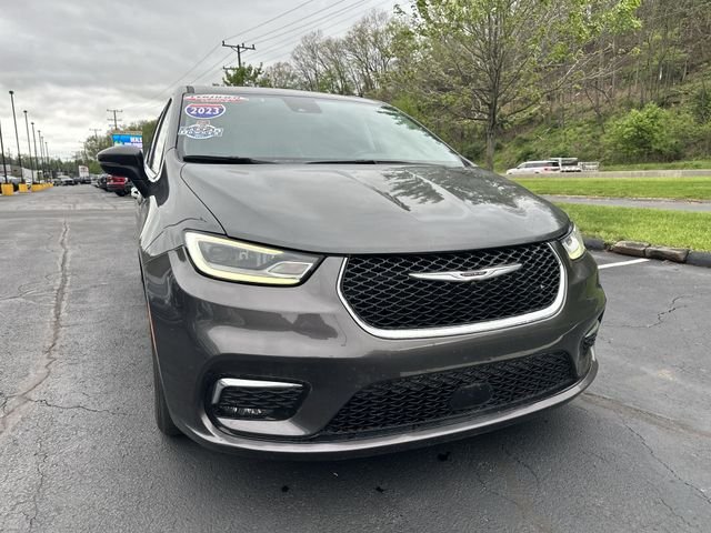 Used 2023 Gray Chrysler Touring L image 12