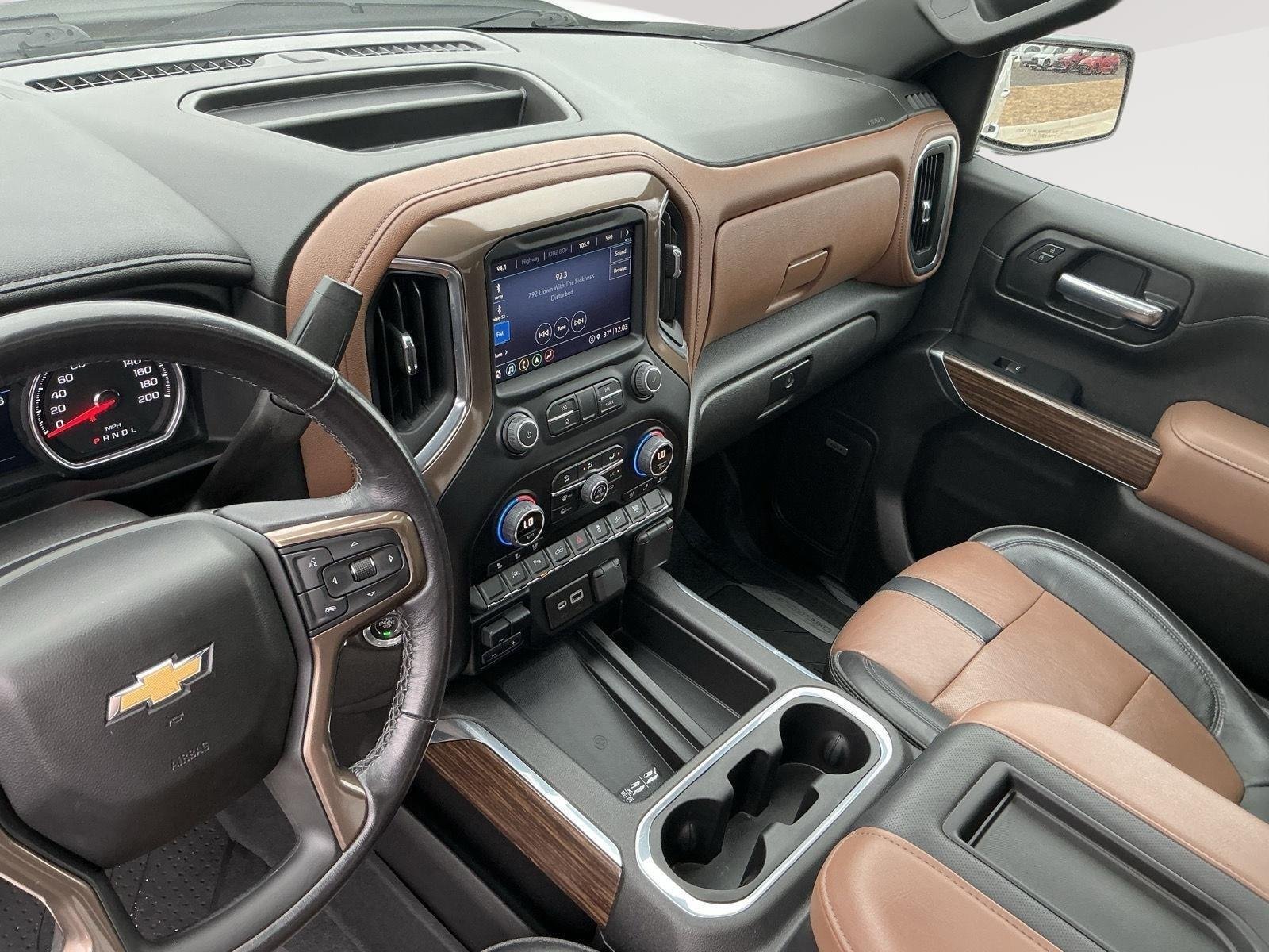 Used 2022 Iridescent Pearl Tricoat Chevrolet High Country image 12