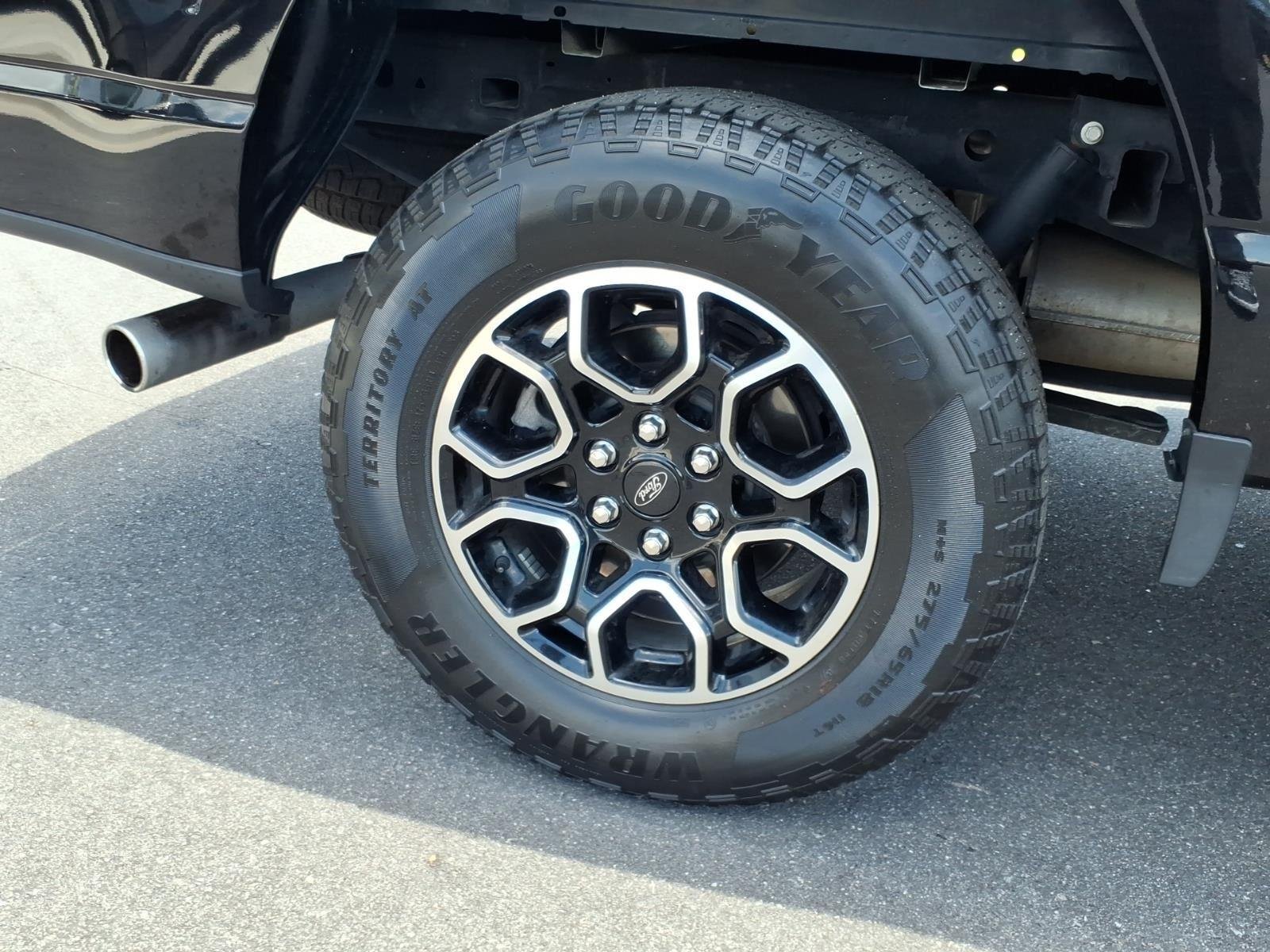 Used 2022 Agate Black Metallic Ford XLT image 12
