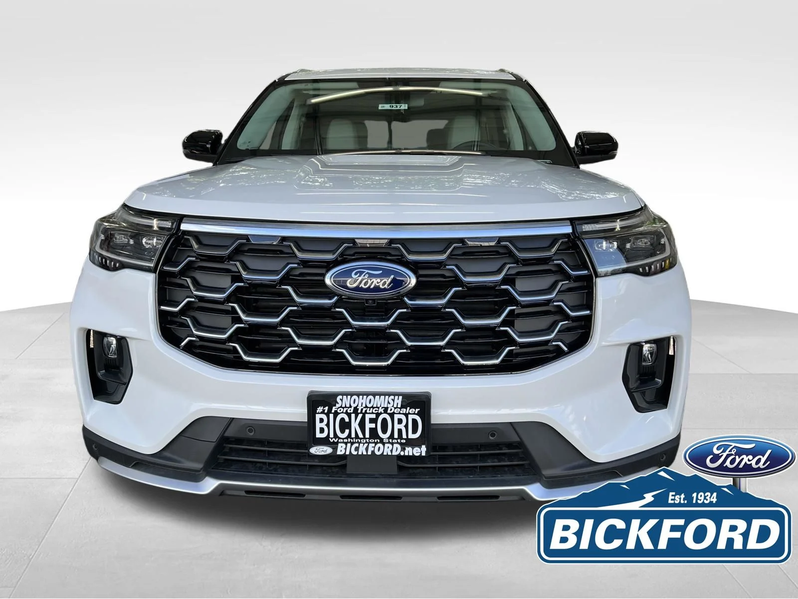 New 2026 White Ford Platinum image 2